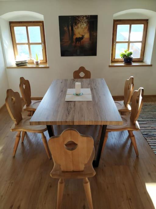 Upcycling Appartement Fischl - Nachhaltig Und Kreativ Wohnen Fuer Gross Und Klein Jenbach Exterior photo